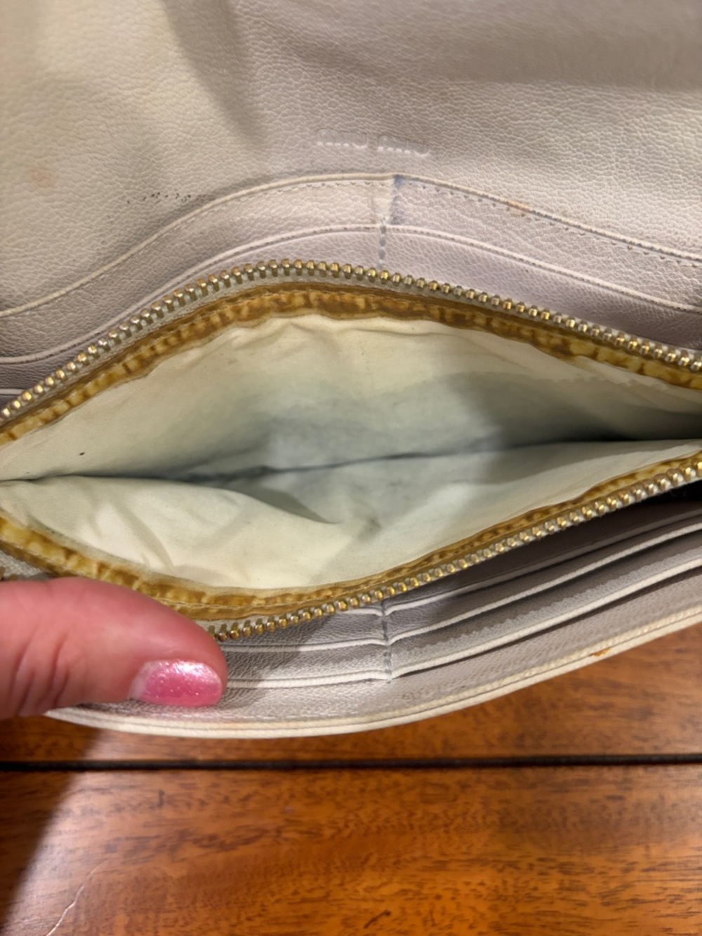 MIU MIU SNAP WALLET cream authentic - Picture 8 of 10